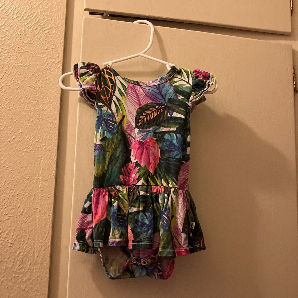 Little bum bums onesie style dress! 6-12